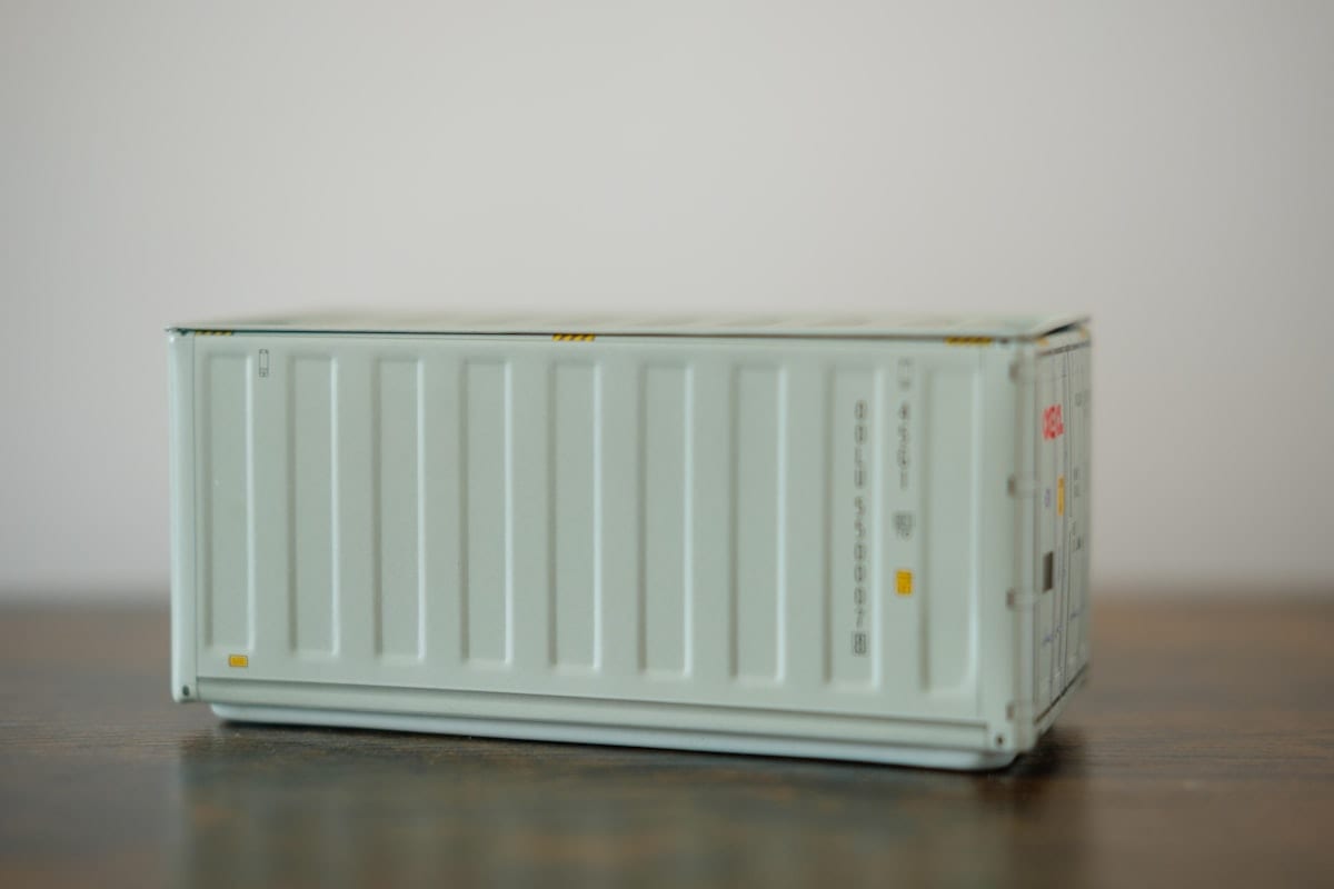 Shipping container